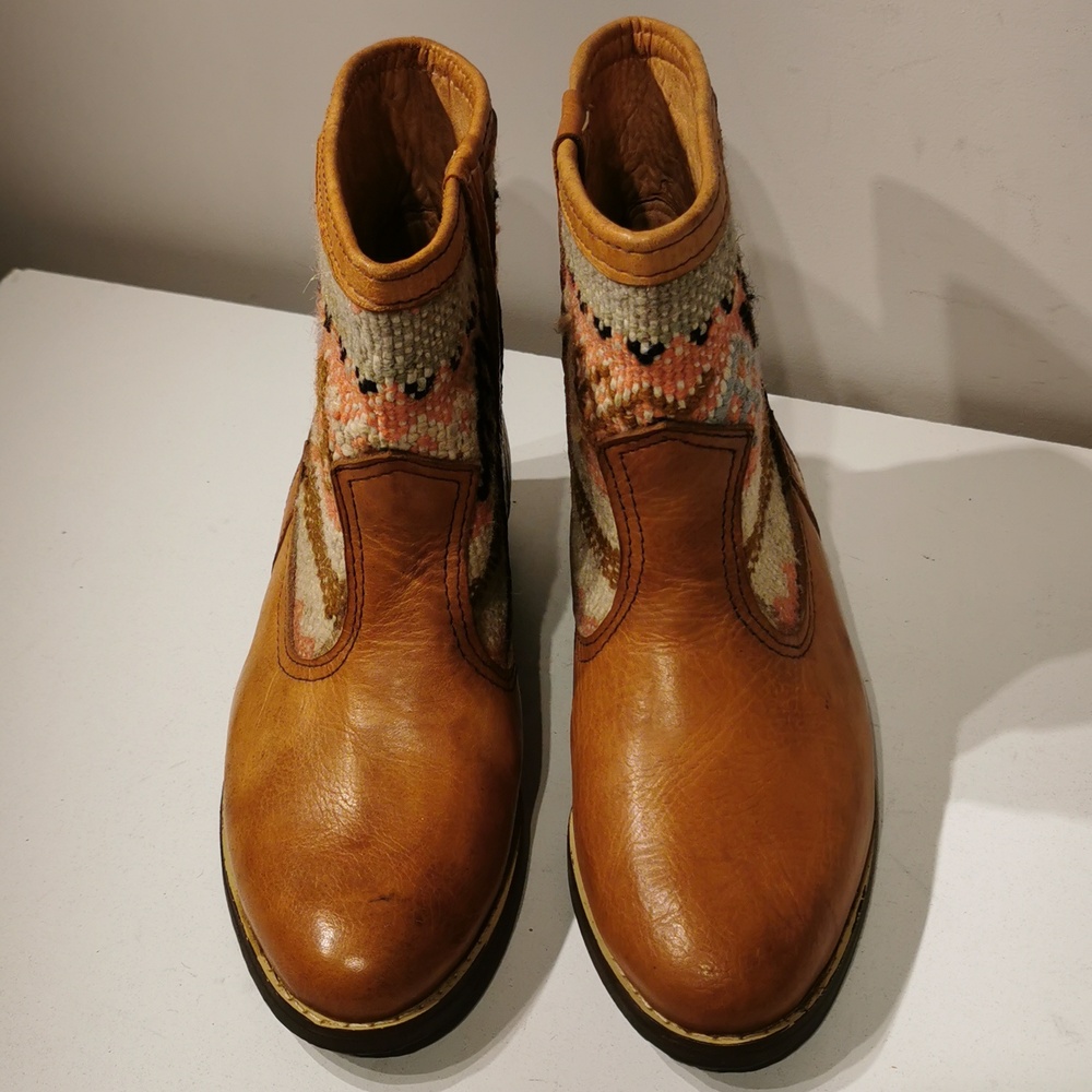 Women's Handmade  Brown Leather Kilim Boots